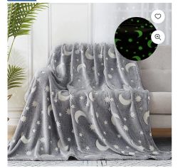 12 Wholesale GloW-IN-ThE-Dark Fleece Throw