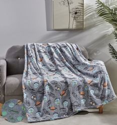 12 Wholesale GloW-IN-ThE-Dark Fleece Throw