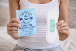 100 Pieces Yacht & Smith Individually Wrapped Sanitary Liner - Feminine Care