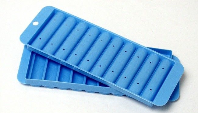 72 pieces of Ice Cube Tray - Sports Bottle 2 Piece 9 1/2"