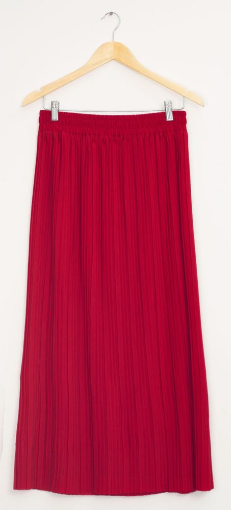 12 Wholesale Pleated Waistband Skirt Blood Red