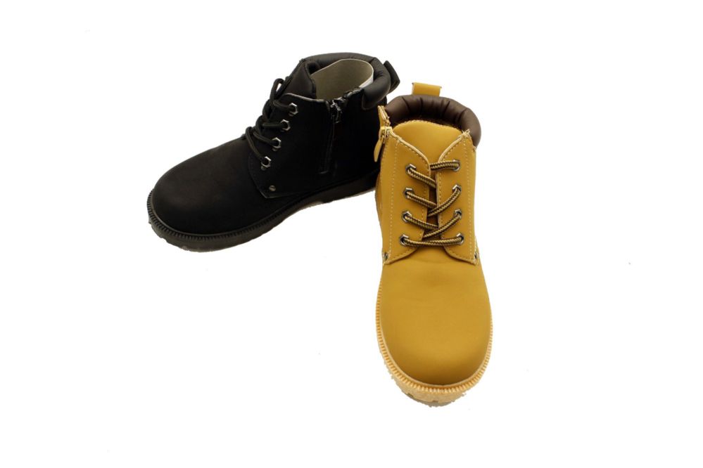 18 Pairs of Kids ConstructioN-Style Boots With Laces And Side Zipper