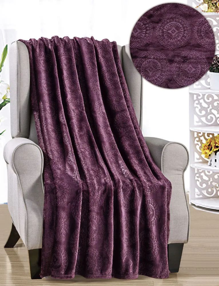 12 Wholesale Cesar French Collection Assorted Throws In Plum