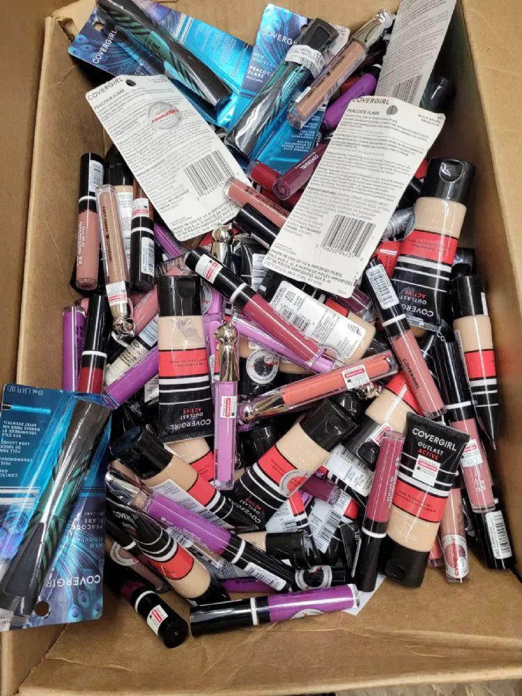 250 Pieces of Assorted Covergirl Cosmetics Lot