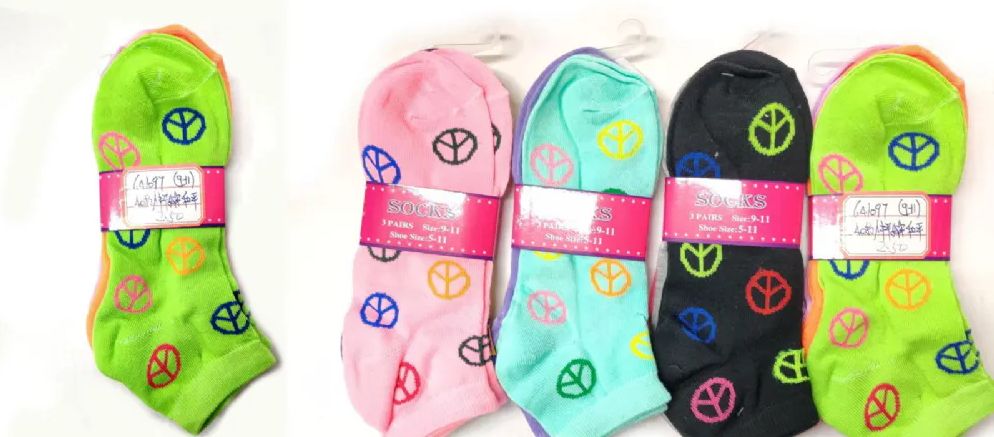 240 Wholesale Women Ankle Socks Peace Design Assorted Color Size 9 - 11