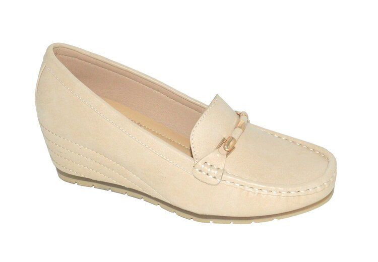 Onderscheid Mortal licentie 12 Wholesale Womens Leather Breathable Moccasins Shoes Platform Loafers  Light Weight Soft Comfortable Casual Shoe Color Beige Size 5-10 - at -  wholesalesockdeals.com