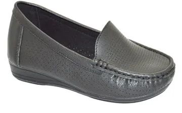 18 Wholesale Women Comfortable Moccasins Round Toe Casual Flats Shoes Ladies Soft Walking Shoes Color Black Size 7-11