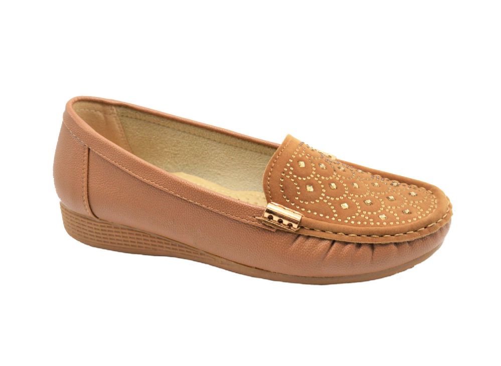 18 Wholesale Womens Leather Loafers & Slip - Ons Flats Driving Walking  Casual Soft Sole Shoes Color Tan Size 5-10 - at - wholesalesockdeals.com