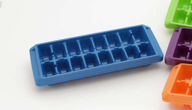 72 Wholesale Ice Cube Trays -Stack/nest 2pc
