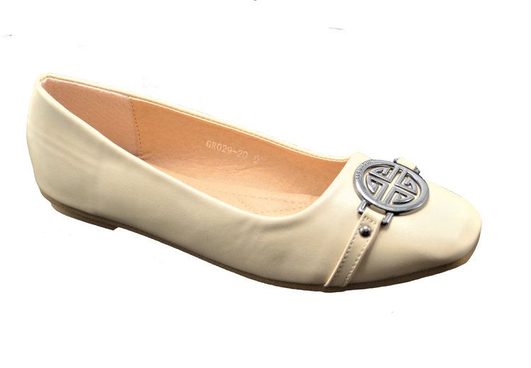 18 Wholesale Women Slip On Loafers Casual Flat Walking Shoes Color Beige Size 5-10