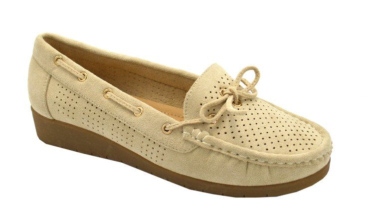 12 Wholesale Womens Loafers Soft Comfortable Flat Shoes Non - Slip  Lightweight Color Beige Size 5-11 - at - wholesalesockdeals.com