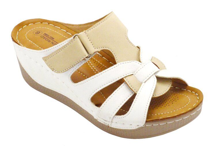 18 Wholesale Fashion Women Sandals Tan Color Round Toe Thick Platform Sandals Color White Size 5-11