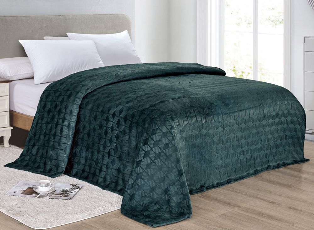 12 Pieces of Amrani Bed Cover Blanket In Green Color Queen Size