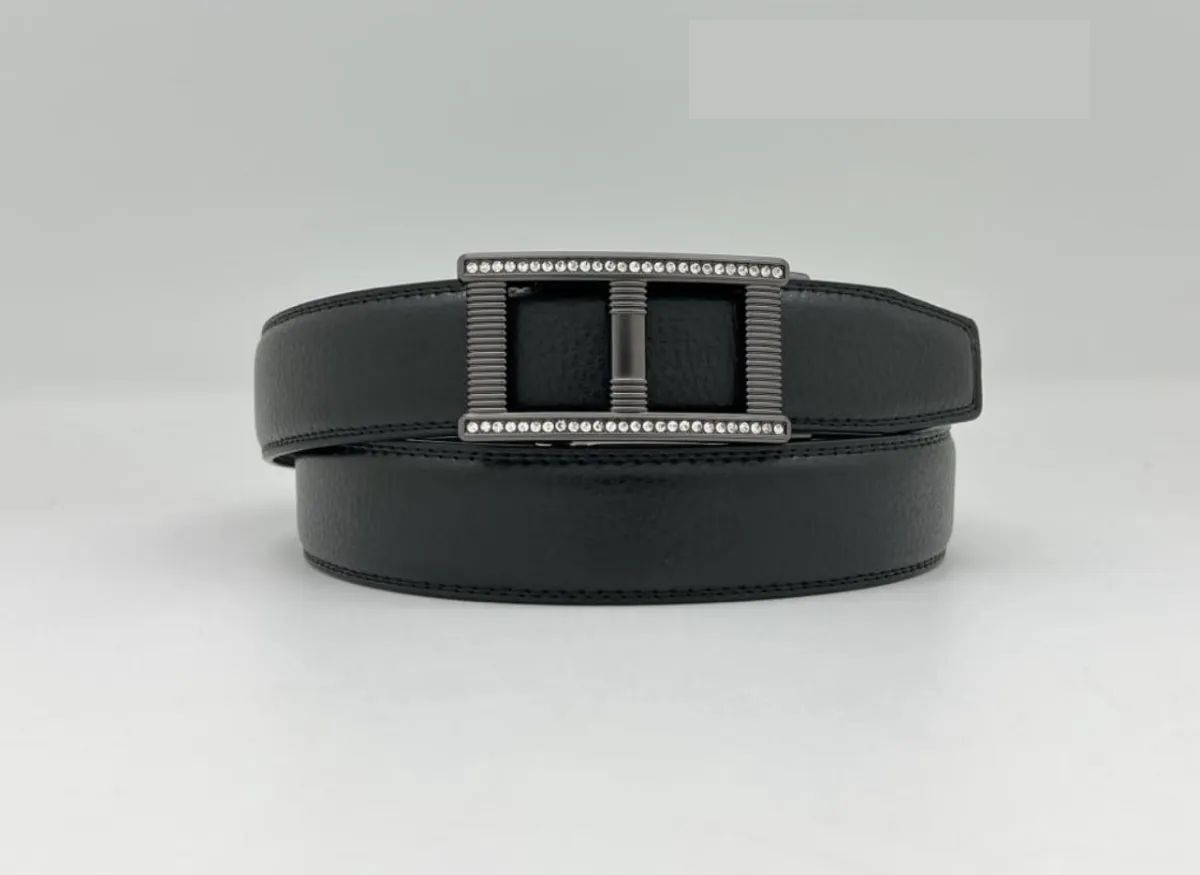 12 Pieces of Men's Black Leather Belts With Silver Hardware