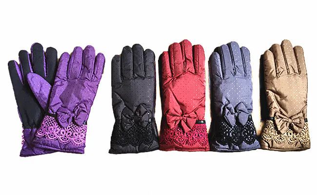 36 Pieces of Ski Gloves