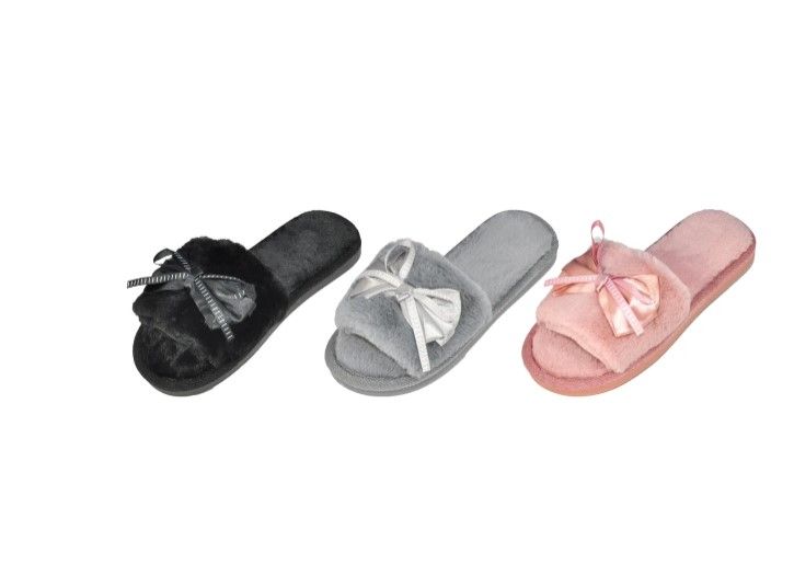 36 Pieces of Women Sandal With Bow