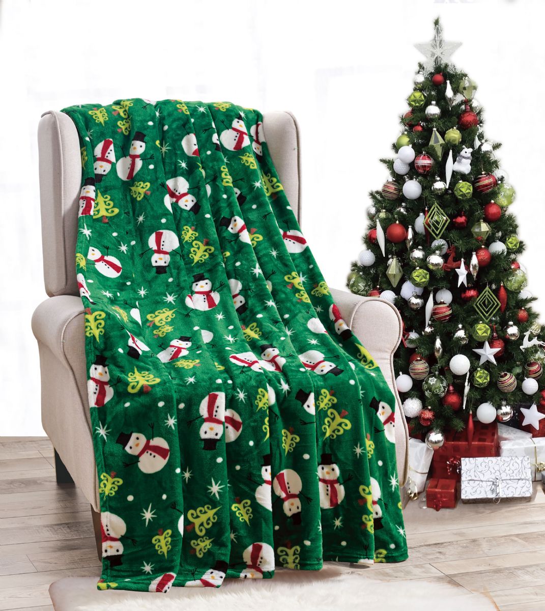 120 Pieces of Holiday Themed Fleece Blanket Pallet Deal Assorted Prints 50x60