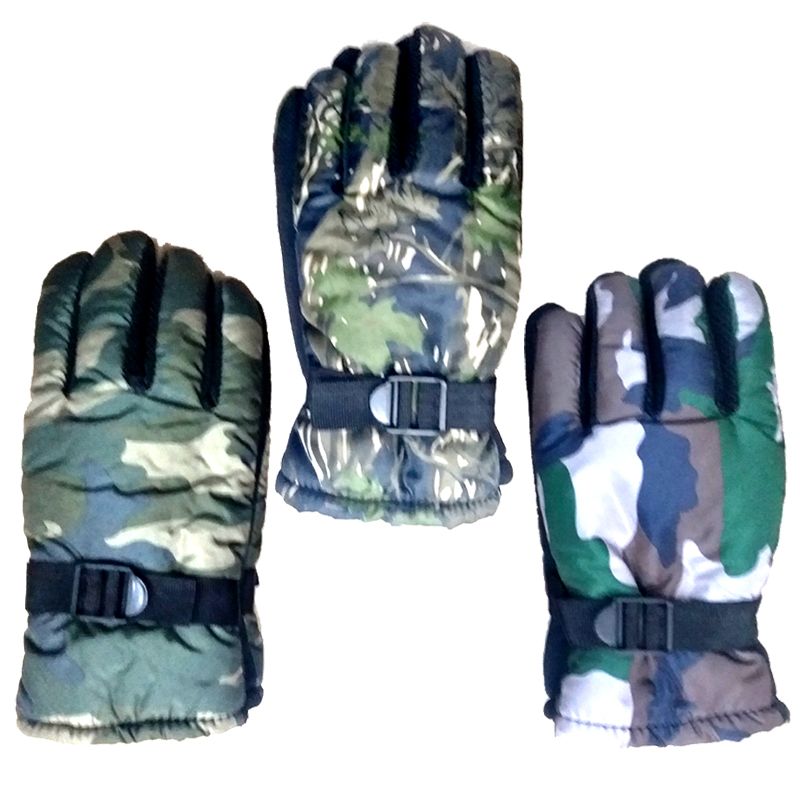 120 pieces of Camo Men's Ski Gloves. 3 Assorted Patterns