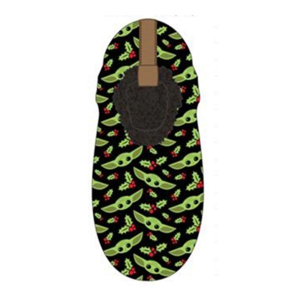 12 pieces of Mens Xmas Mandalorian Fuzzy Slippers In Assorted Sizes
