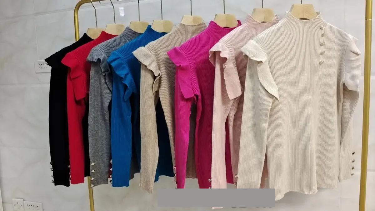 24 Pieces of Women's Knitted Cashmere Ruffle Sleeves S/M