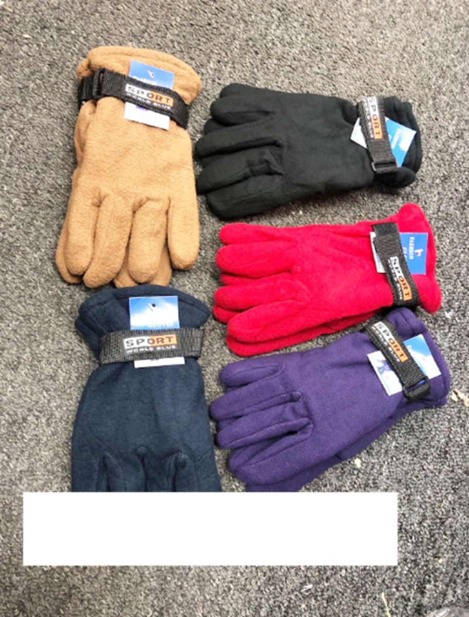 12 Pieces of Assorted Winter Gloves