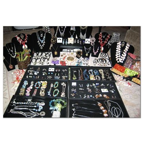 600 pieces of Loose Jewelry Pallet Closeout