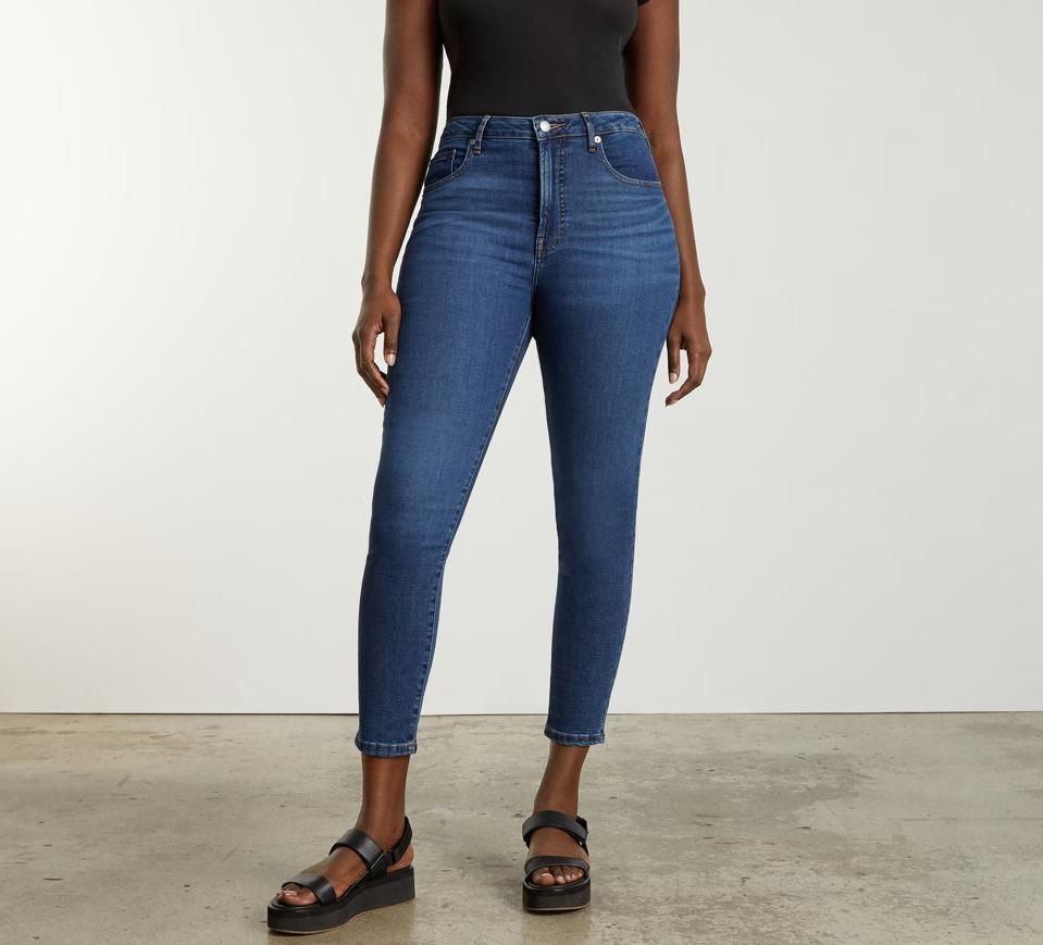 96 Wholesale Womens Classic 5 Pocket Cotton Denim Jeans