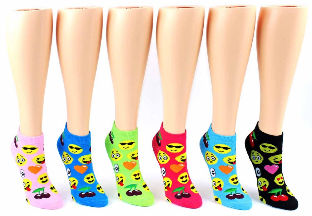 24 Wholesale Women's Low Cut Novelty Socks - Emoji Prints - Size 9-11