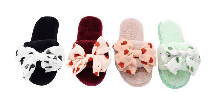 36 Wholesale Woman Faux Fur Fuzzy Comfy Soft Plush Indoor Outdoor Open Toe Slipper Assorted Color And Size B