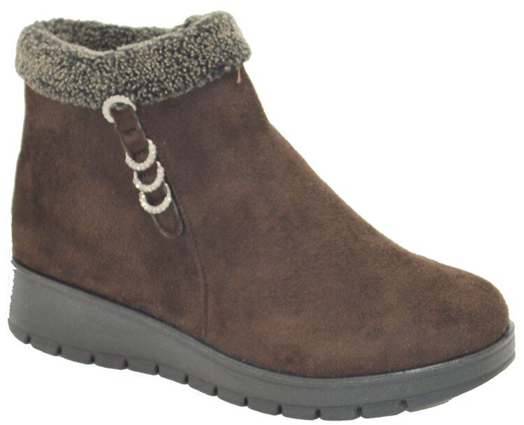 12 Pieces of Women's Comfortable Ankle Boots Color Brown Size 7-11