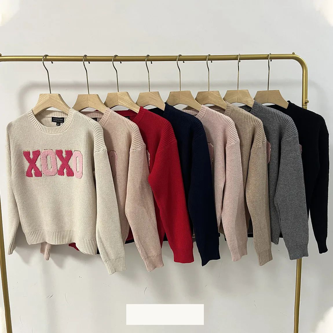 24 Pieces of Women's Knitted Cashmere Xoxo Stitch Design L/XL