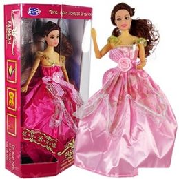 12 Wholesale Fashiion Princess Dolls.