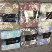 12 Pieces Madison Blankets Queen Size In Assorted Color - Fleece & Sherpa Blankets