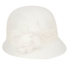 12 Wholesale Linen Cloche Hats With Lace Band And Flower In White