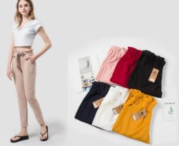 24 Wholesale Womens Capri Length Acrylic Material Pants Size M