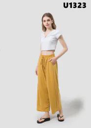 24 Wholesale Capri Length Acrylic Material Pants Size M