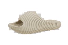 Wholesale Footwear Men's Textured Slipper Bone