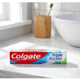 Wholesale Footwear 6oz Colgate Triple Action Toothpaste