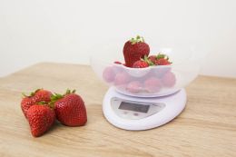 12 Wholesale Home Basics Digital Food Scale with Plastic Bowl, White