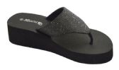 Wholesale Footwear Slippers For Women In Black Color Size 6-10